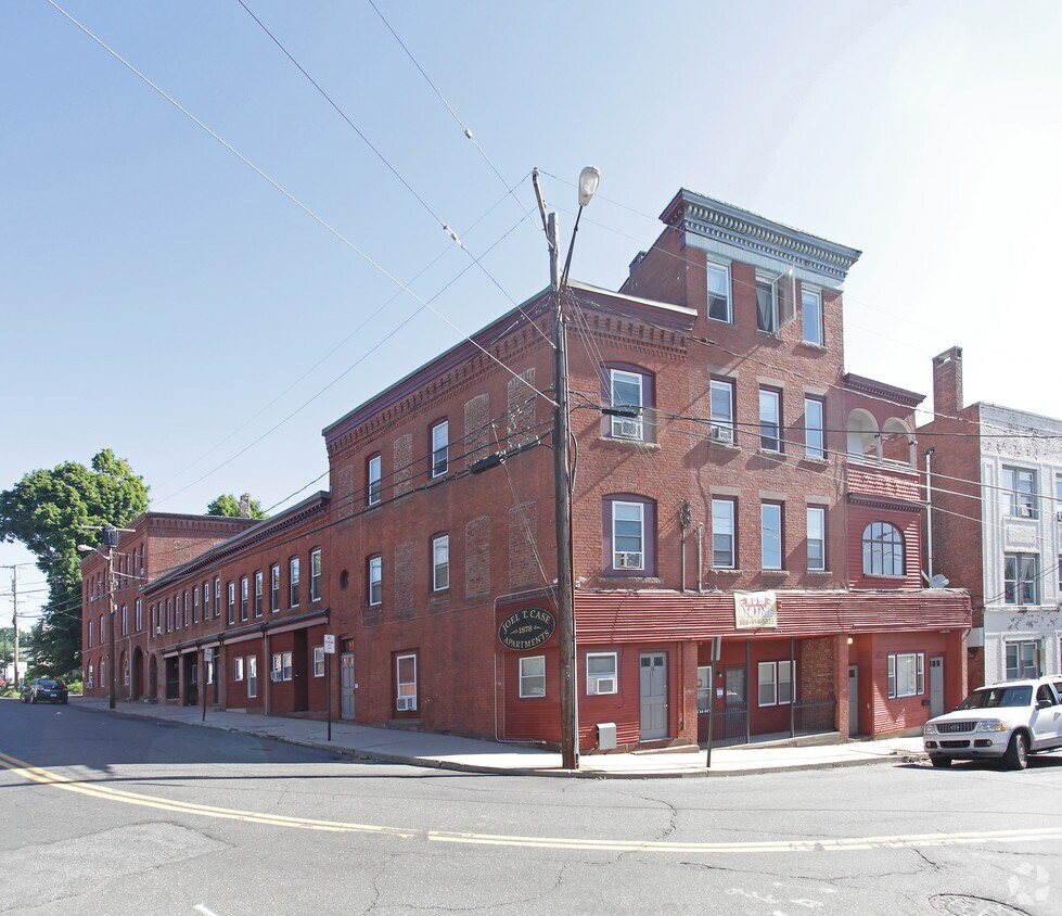 Joel T Case Apartments Apartments in Bristol, CT