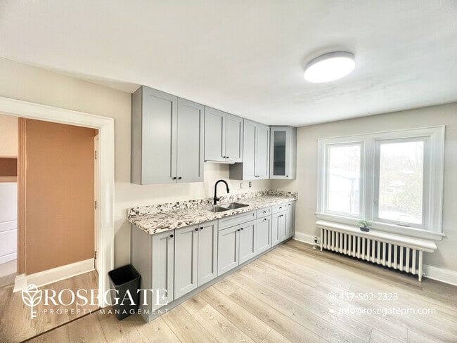 Building Photo - Spacious 3-Bedroom Multiplex Unit with Balcony & Parking in Kitchener (Pet-Friendly)