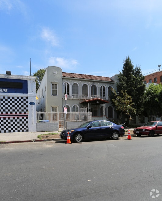 Building Photo - 314 S Catalina St