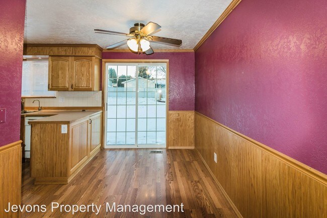 Foto del edificio - 3 br, 2 bath House - 8807 W Chestnut