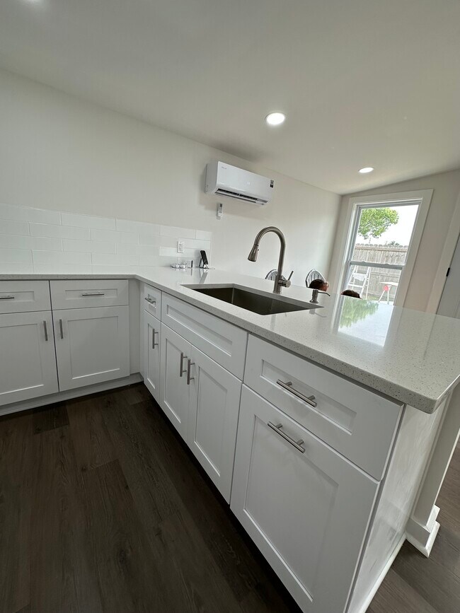 Foto del edificio - 4011 W 24th St