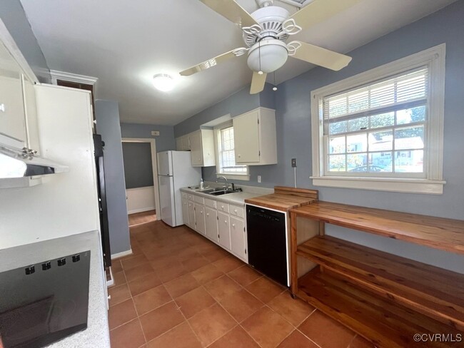 Building Photo - 7504 Greengate Dr