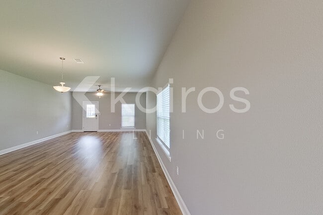 Building Photo - 22858 Balsam Dr