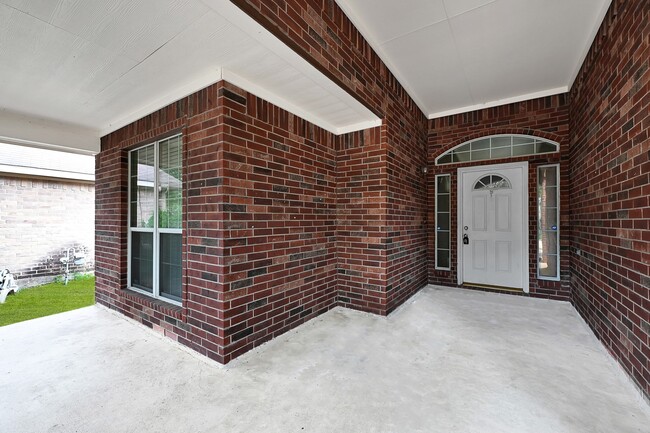 Foto del edificio - 16835 Marston Park Ln