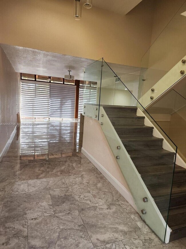 Foto del edificio - 11130 N Lakeview Dr