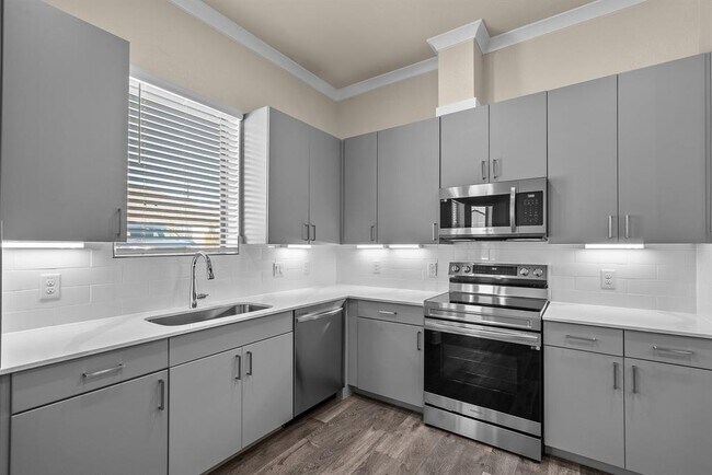 Building Photo - 476 Suffield Dr