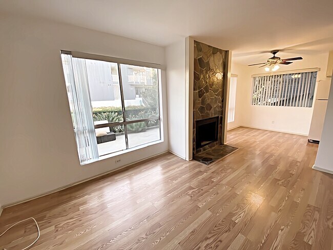 Building Photo - 25 Westwind St
