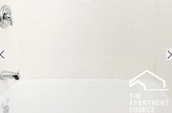 Building Photo - 1056 W Lill Ave