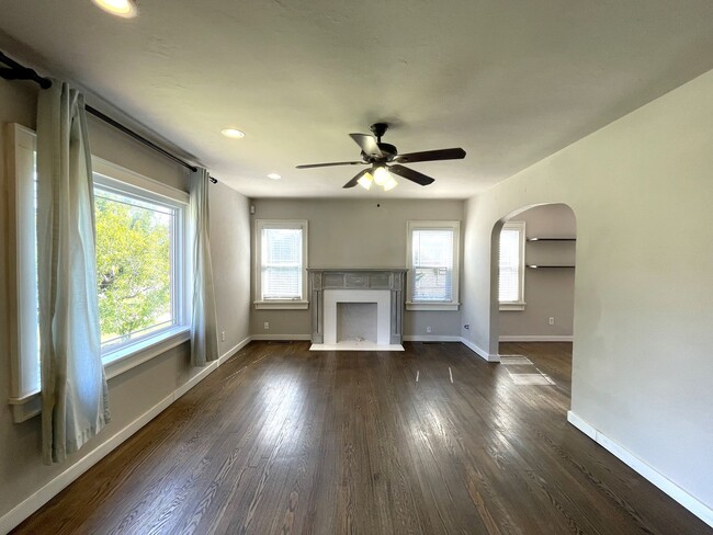 Foto del edificio - Introducing the Jewel of Midtown: A Beauti...