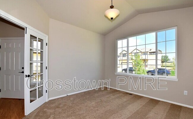 Foto del edificio - 6402 San Isabel Ave