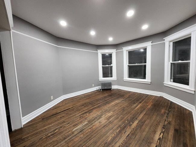 Photo - 22 Davis Ave (East Orange, NJ) Townhome