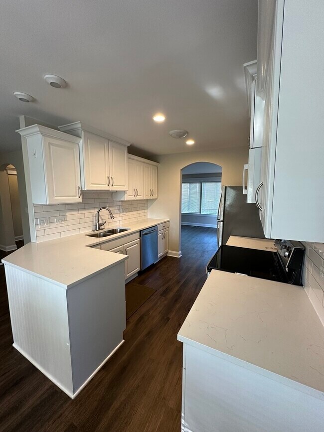 Building Photo - 1570 Gibson Dr