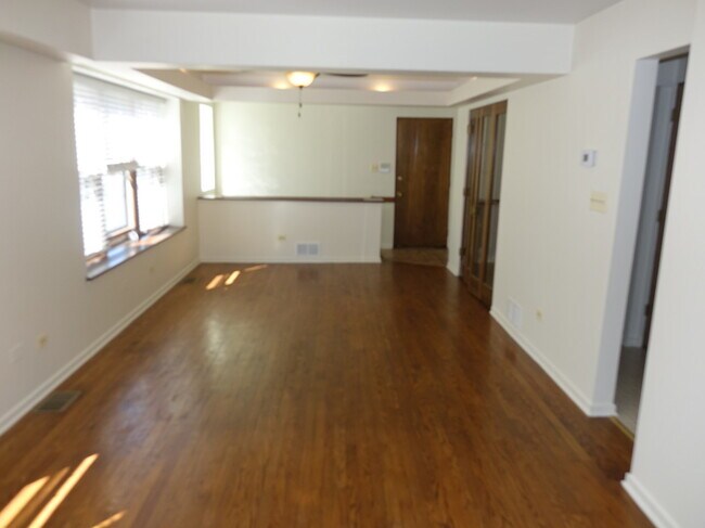 Foto del edificio - 3553 N Bell Ave