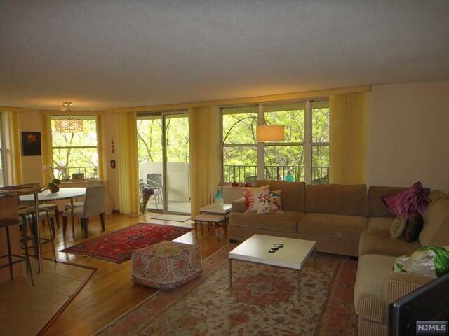 Foto del edificio - 100 Grand Cove Way