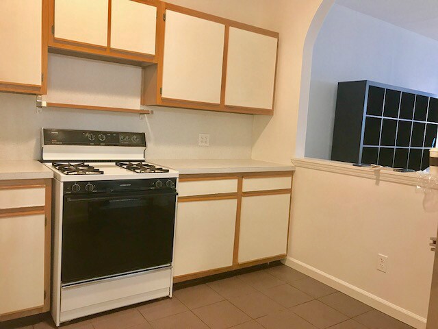 Building Photo - 102B Nassau Ave