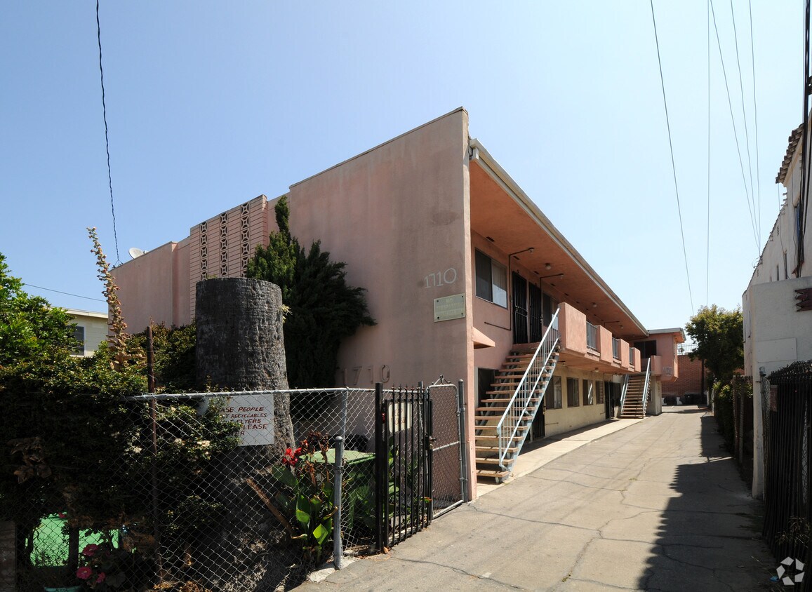 Building Photo - 1710 Arapahoe St