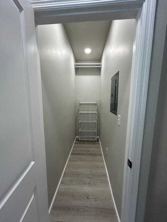 Building Photo - 1 Caroline Ave