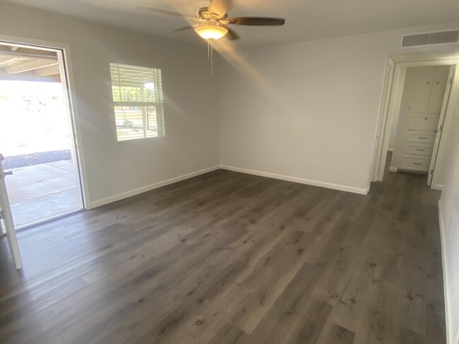 Foto del edificio - 1302 N 48th Pl
