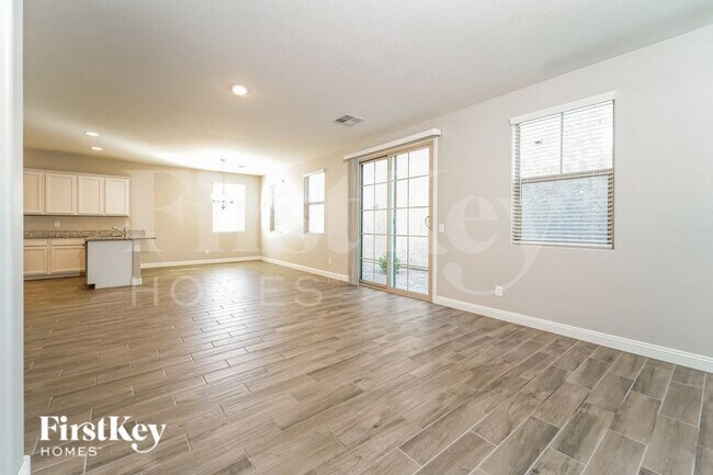 Foto del edificio - 251 N Sunrise