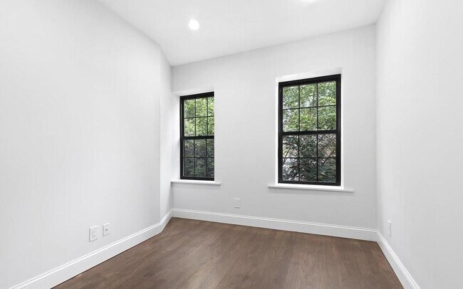 Building Photo - 703 Greene Ave