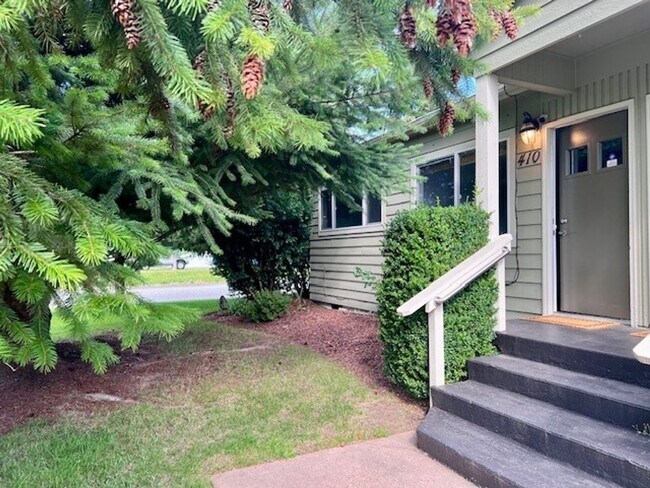 Foto del edificio - Cute 1 Bd 1 Ba Duplex in Beautiful Blaine!