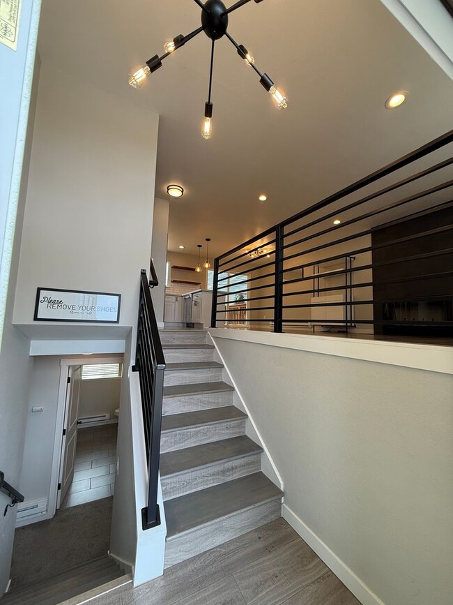 Building Photo - Renovated Ruston Home w/ Water View