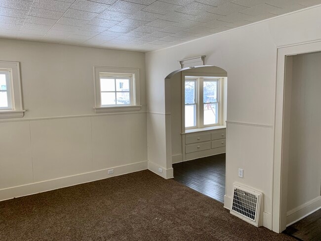 Building Photo - 1221 Girard St