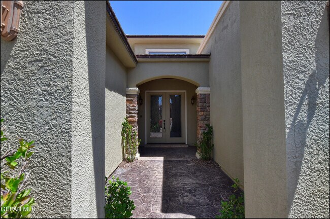 Building Photo - 7379 Black Mesa Dr