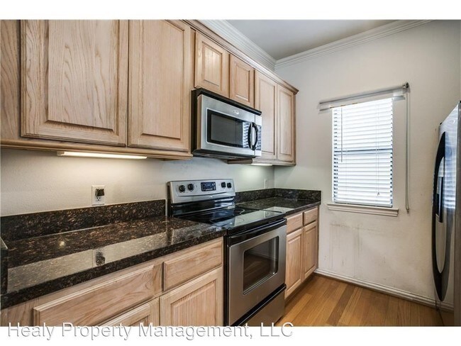 Building Photo - 2 br, 2.5 bath House - 2407 Stutz DR #B5