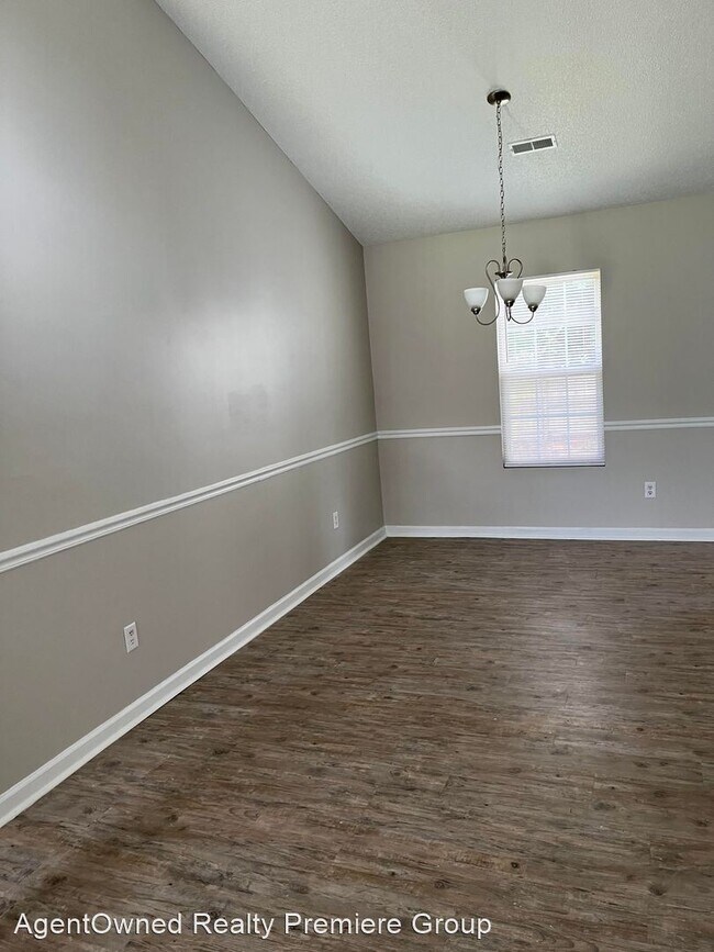 Building Photo - 3 br, 2 bath House - 509 Dolphin Drive