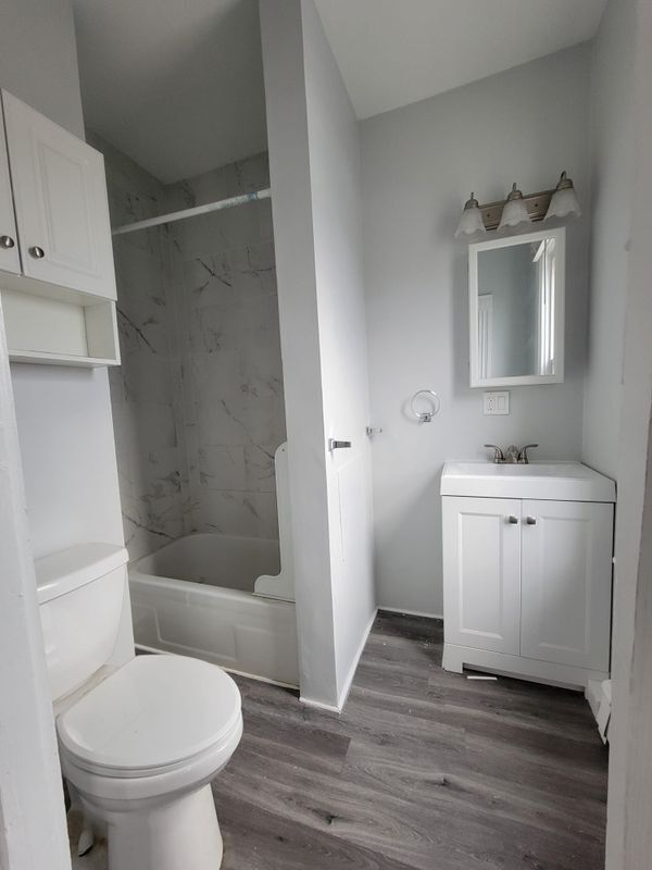 Building Photo - 13 Regent Ave