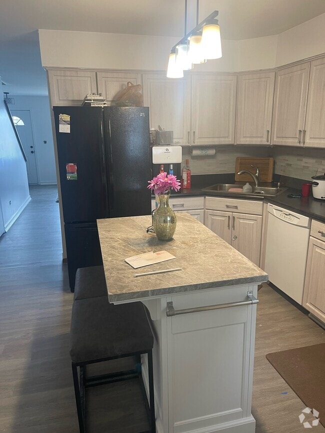Kitchen with kitchen Island - 17411 W Chestnut Ln