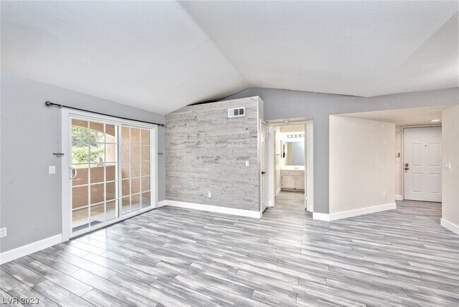 Building Photo - 231 W Horizon Ridge Pkwy