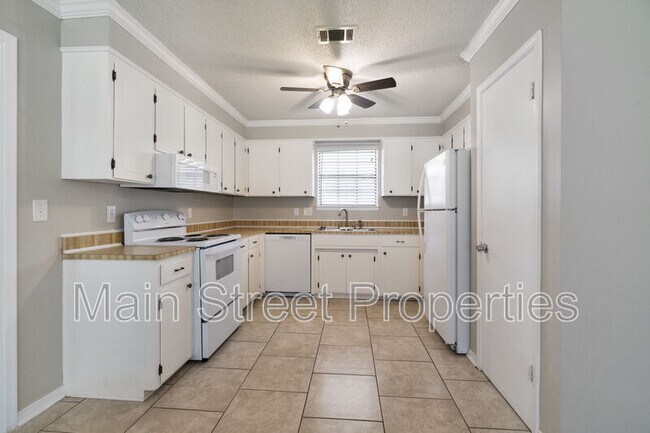 Foto del edificio - 587 Bobwhite Dr