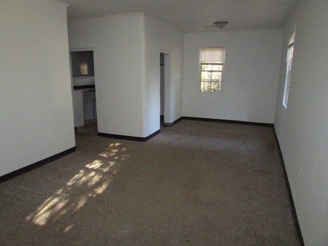 Foto del edificio - 28 Burgess Ct