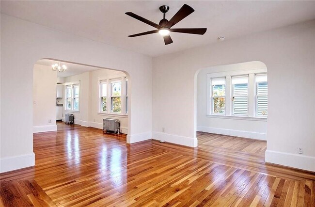 Foto del edificio - 127 Evergreen St