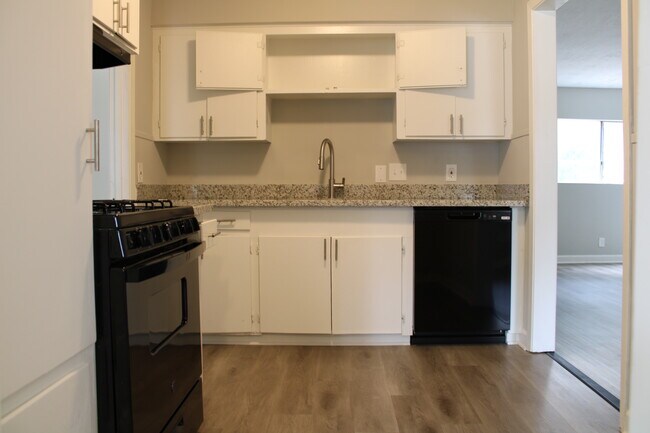 Foto del edificio - 5322 Kingsbury St