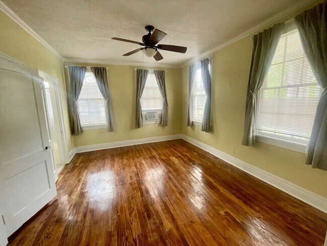 Foto del edificio - 828 N Jefferson St