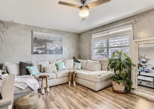 Building Photo - 902 S Ironton St