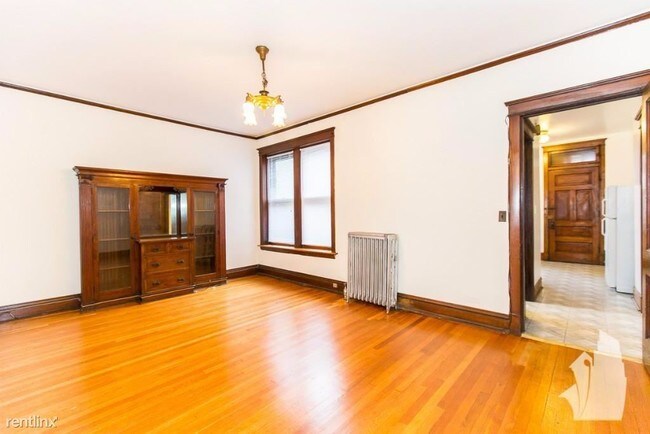 Building Photo - 2442 N Racine Ave