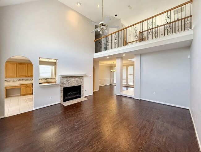 Foto del edificio - Comfort and Convenience in West Plano Living