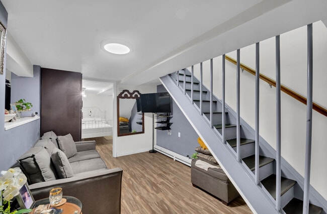 Stairway entry - 750 Glenmore Ave