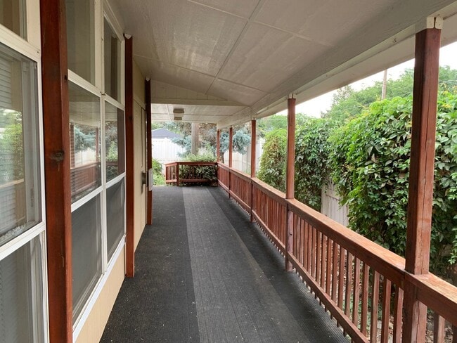 Building Photo - Spacious 3-Bed, 2-Bath Manufactured Home with Garage – Move-In Ready