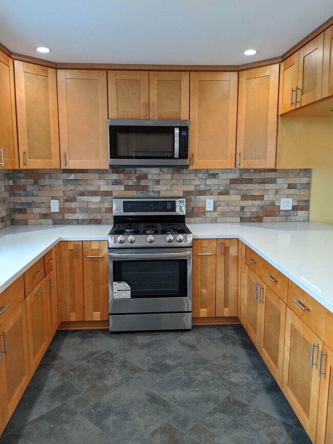 Foto del edificio - 3 Bedroom 2 Bathroom Home In San Diego