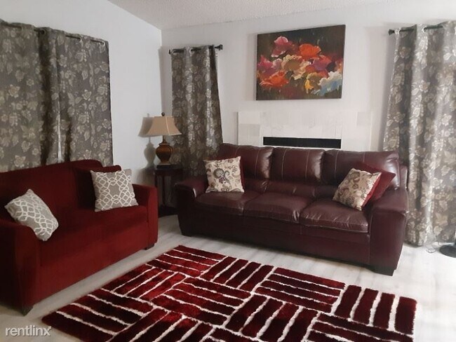 Building Photo - 2 br, 2 bath Condo - 5032 Spencer St D Unit D