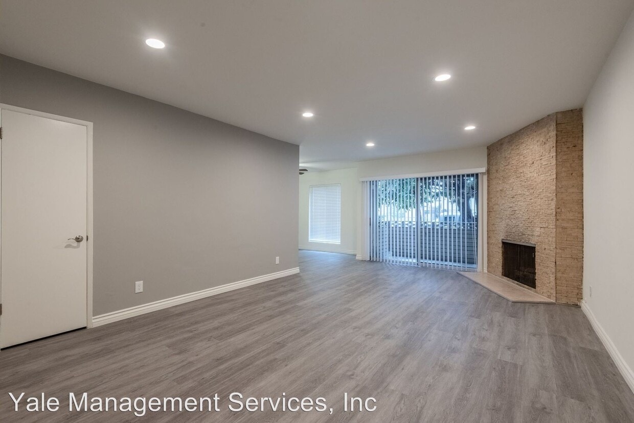 Primary Photo - 10741 Moorpark St