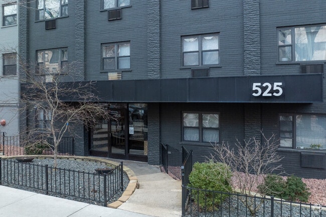 Building Photo - Oakdale Terrace - 525 W Oakdale Ave