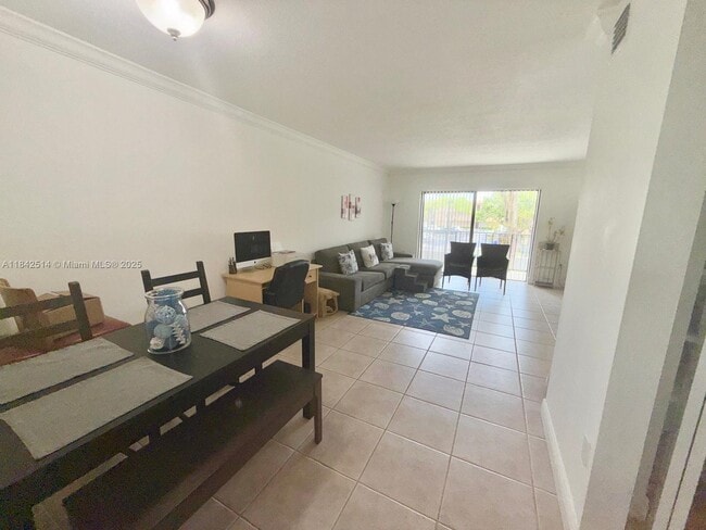 Foto del edificio - 10431 N Kendall Dr