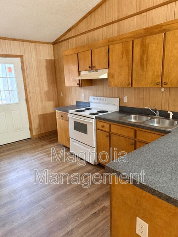 Building Photo - 1105 Alexander Ave