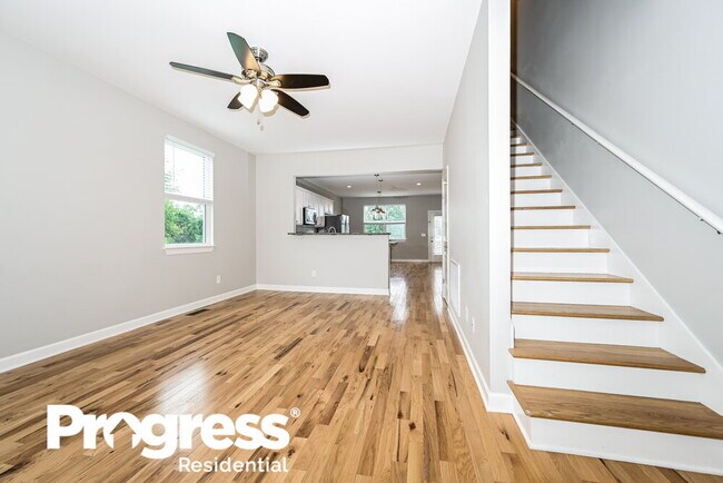 Building Photo - 513 Sarver Ave